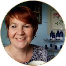 <strong>Elizabeth<br>Ashley</strong>